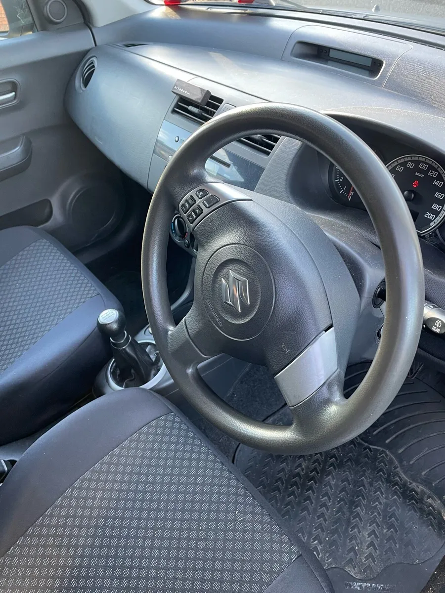 Suzuki Swift - Image 2