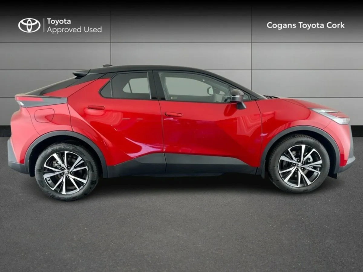 Toyota C-HR PHEV Sport + - Image 3
