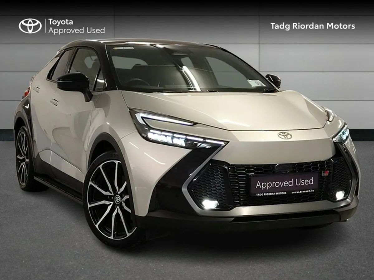 Toyota C-HR PHEV GR Sport PREMIERE - Image 1