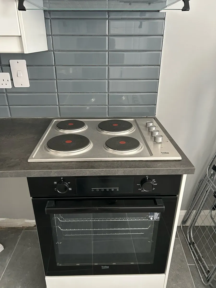 Oven, hob and extractor.  As new never used