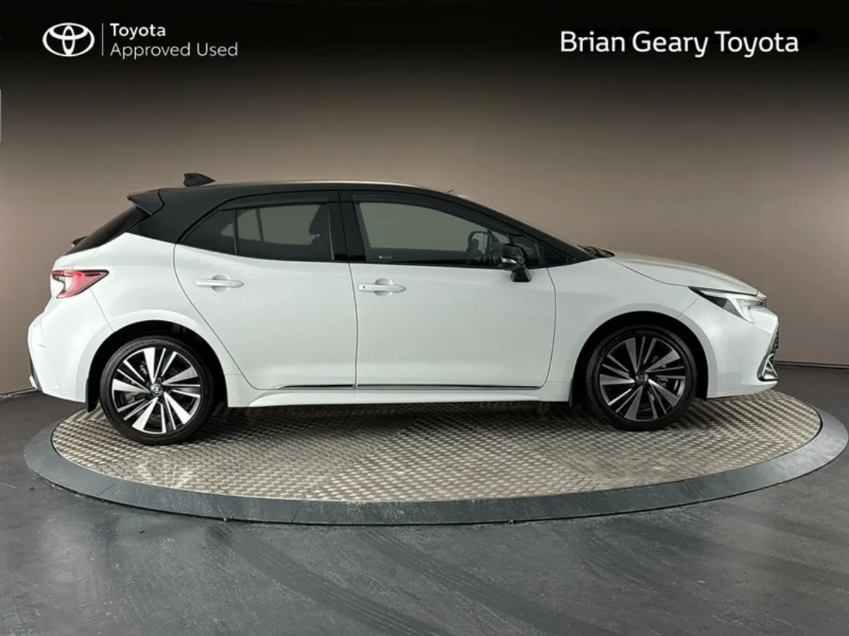 Toyota Corolla HYBRID LUNA SPORT H/B - Image 3