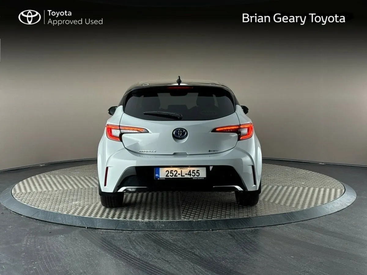 Toyota Corolla HYBRID LUNA SPORT H/B - Image 4
