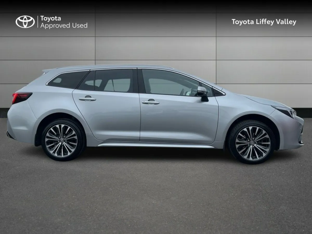 Toyota Corolla COROLLA HYB SOL T/S - Image 3