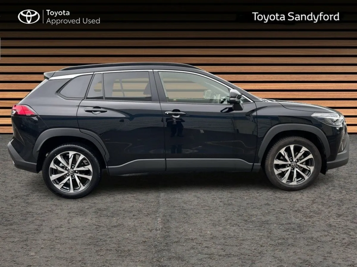 Toyota Corolla Cross 1.8 HYBRID SPORT // REAR CAME - Image 3