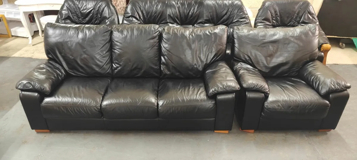 3+1 Black Leather Suite - Image 3