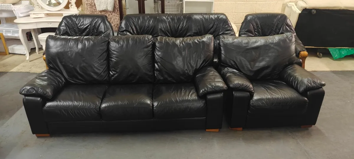 3+1 Black Leather Suite - Image 4