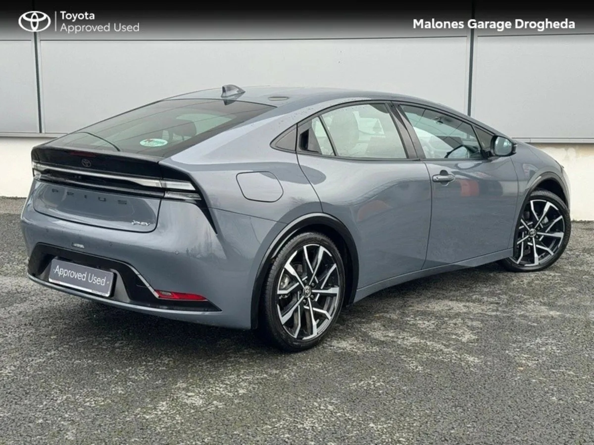 Toyota Prius 2.0 PHEV 223hp  ** Call : 041 980 242 - Image 2