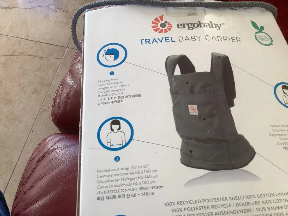 Ergo a y Travel stowaway Baby Carrier - Image 2