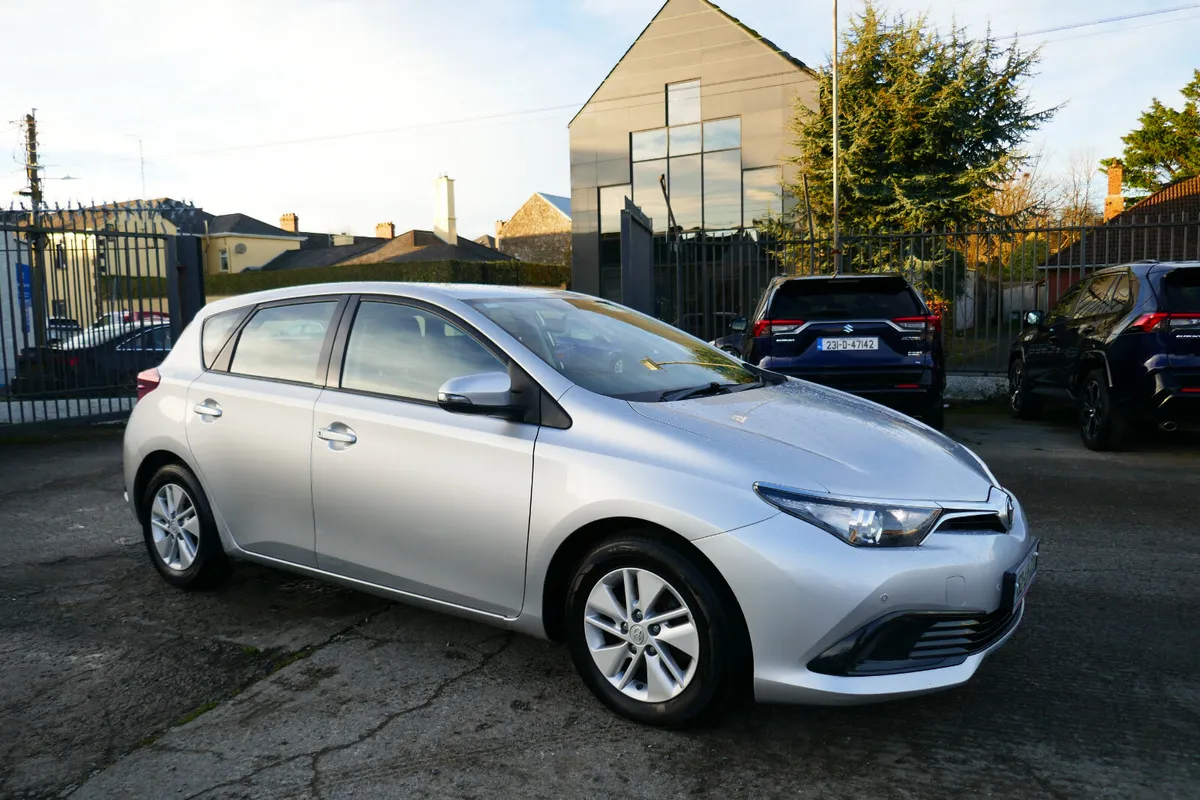 152, TOYOTA AURIS 1.4 D-4D ACTIVE S/S 5DR - Image 2