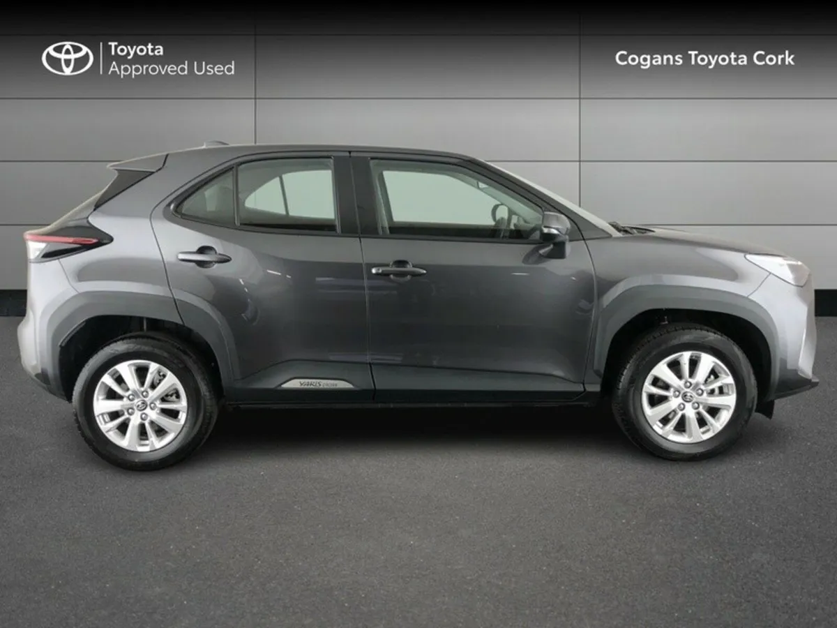 Toyota Yaris Cross YARIS CROSS LUNA - Image 3