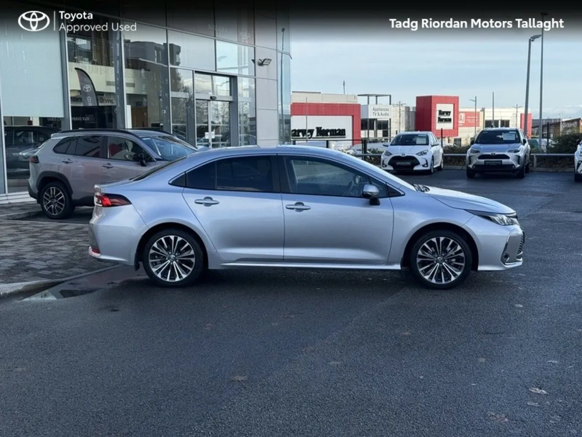 Toyota Corolla SALOON LUNA SPORT*** DEMO SALE *** - Image 3