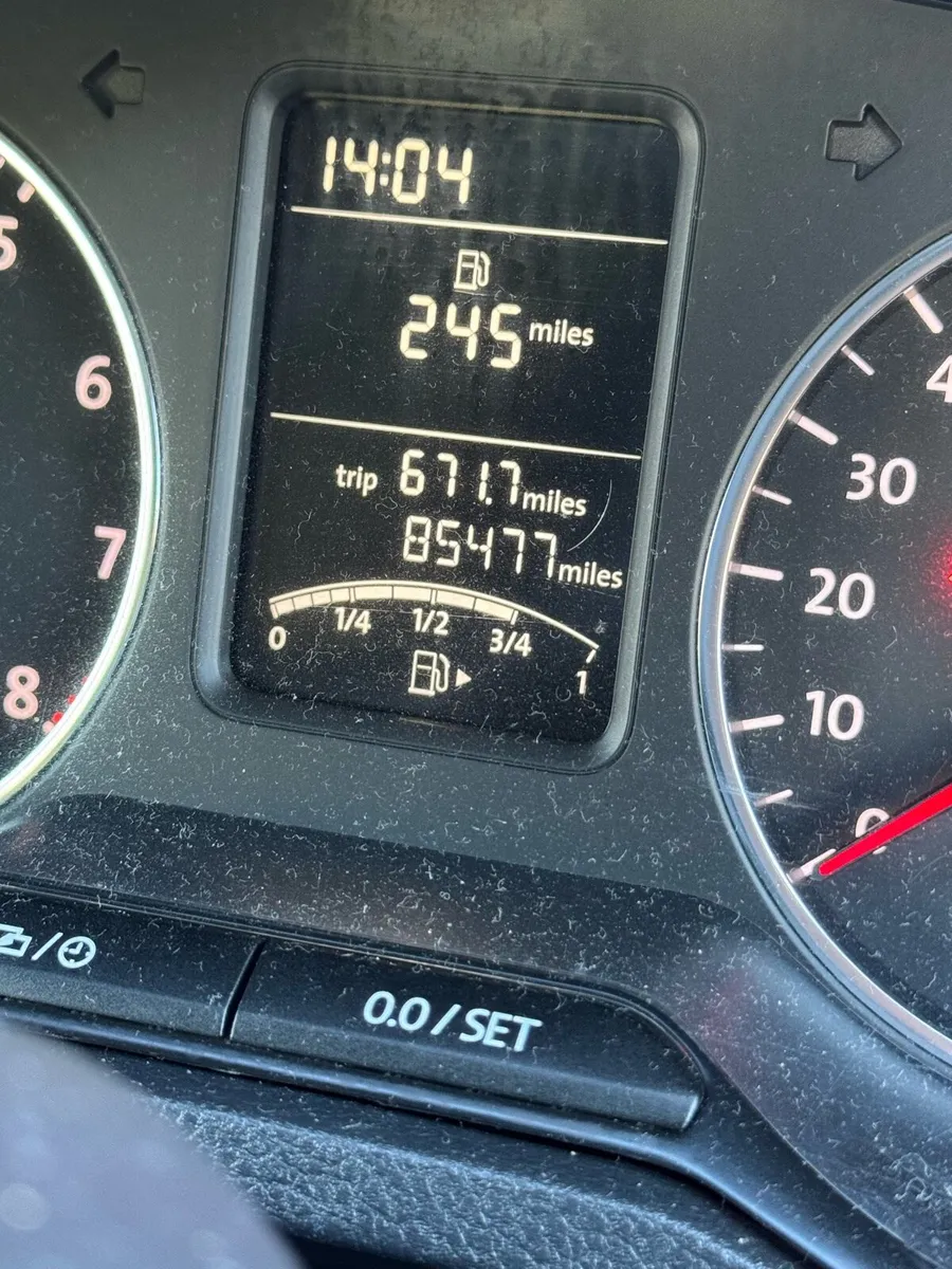 2014 Volkswagen Polo - Image 2