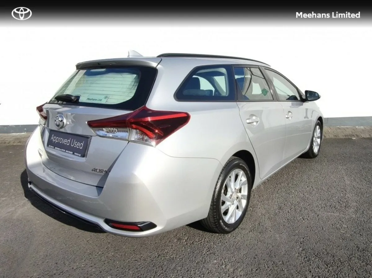 Toyota Auris 1.4 D-4D AURA TS 4DR - Image 2