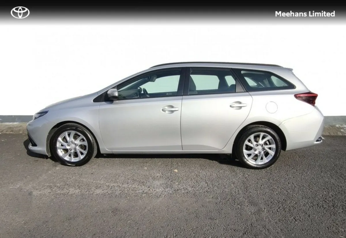 Toyota Auris 1.4 D-4D AURA TS 4DR - Image 3