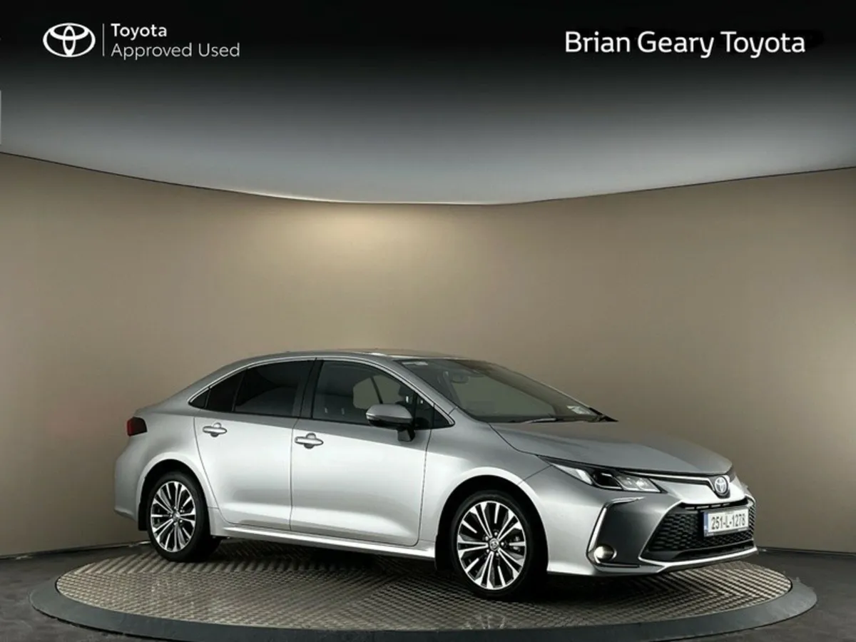 Toyota Corolla HYBRID LUNA SPORT SALOON - Image 1