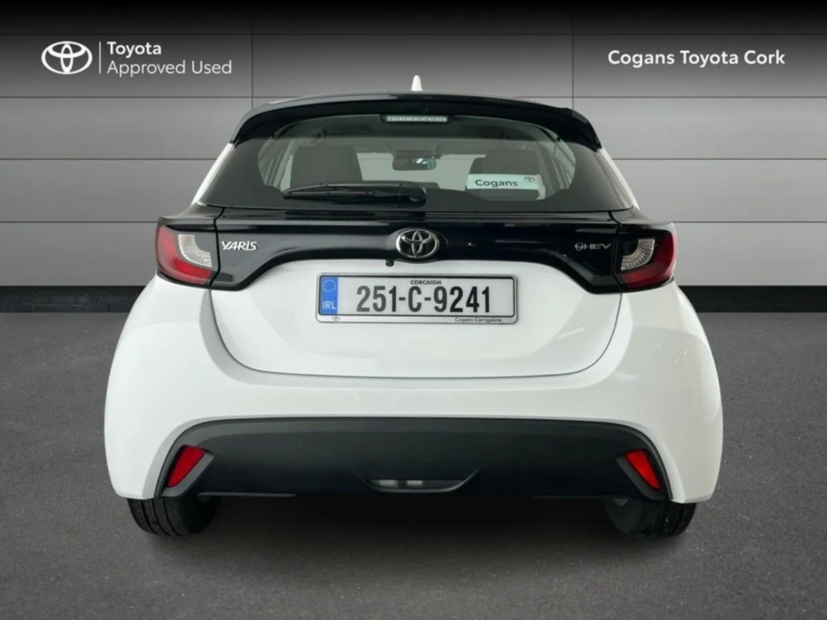 Toyota Yaris Hybrid Luna - Image 4