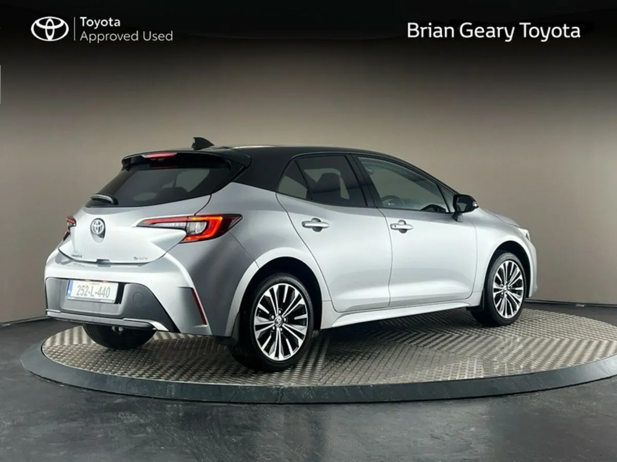 Toyota Corolla HYBRID LUNA SPORT - Image 2