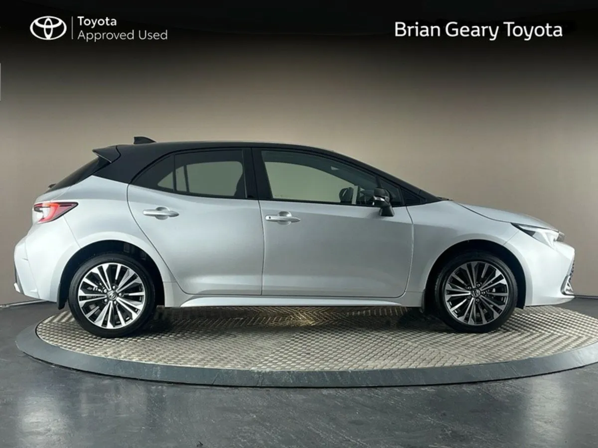 Toyota Corolla HYBRID LUNA SPORT - Image 3