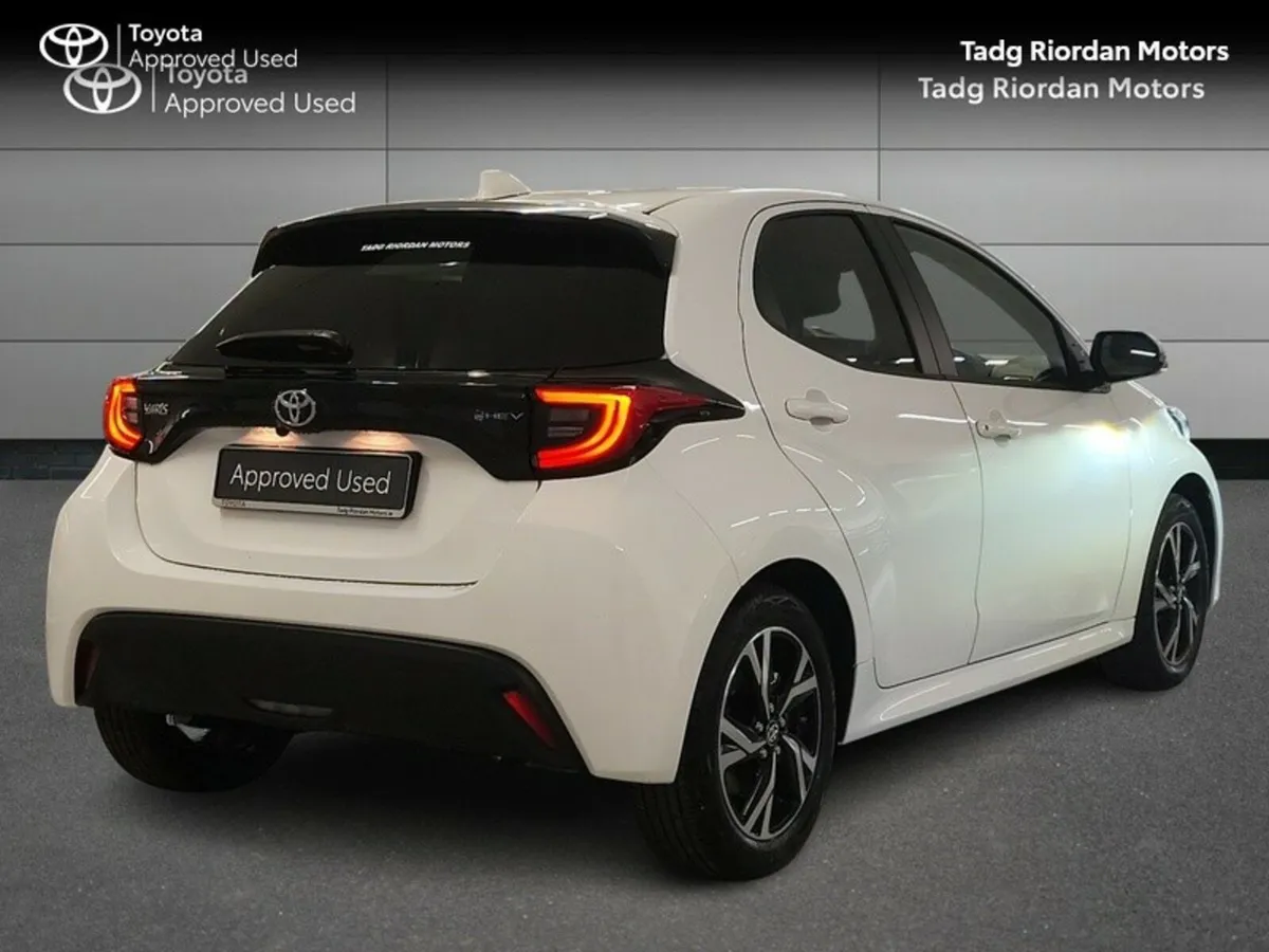 Toyota Yaris HYBRID LUNA-SPORT - Image 2