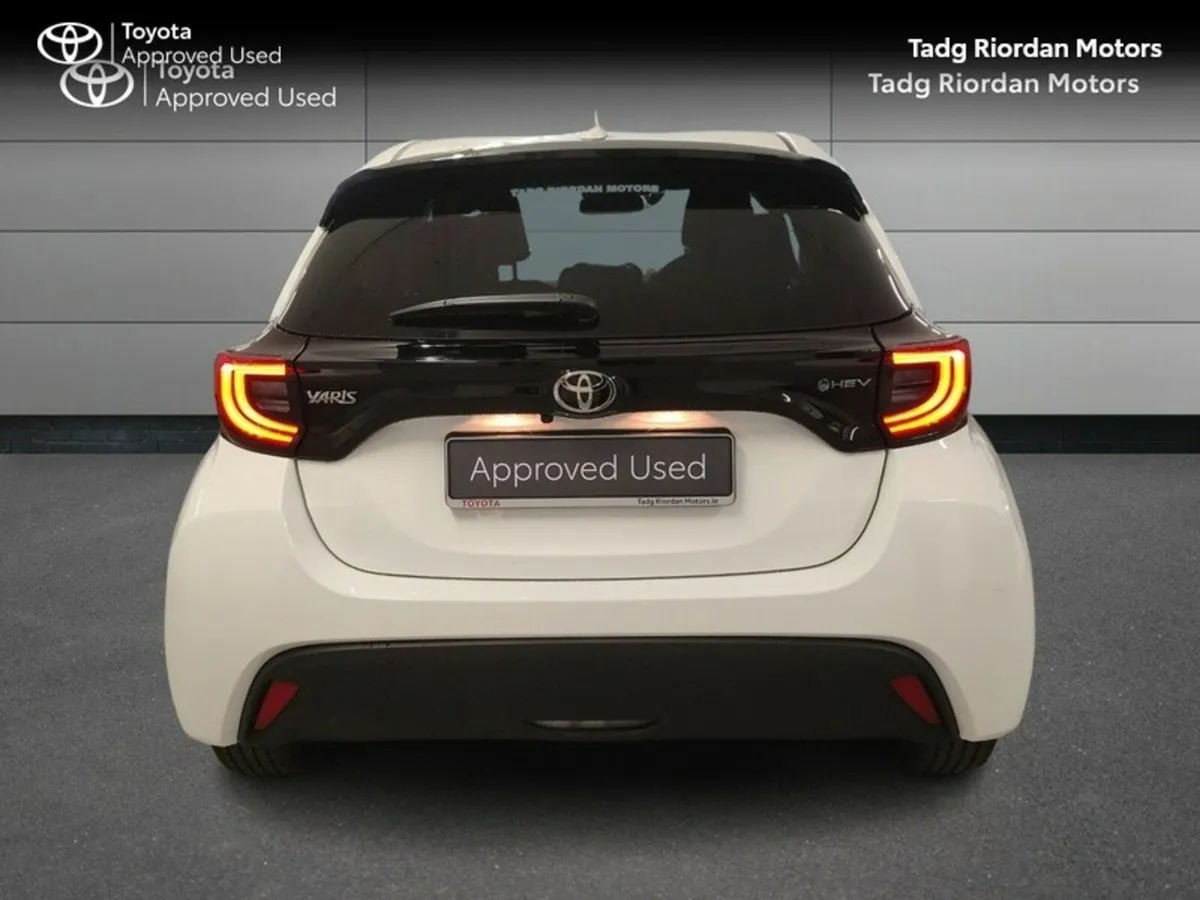 Toyota Yaris HYBRID LUNA-SPORT - Image 4