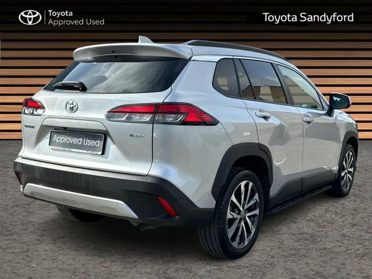 Toyota Corolla Cross 1.8 HYBRID SPORT +EXTRAS // R - Image 2