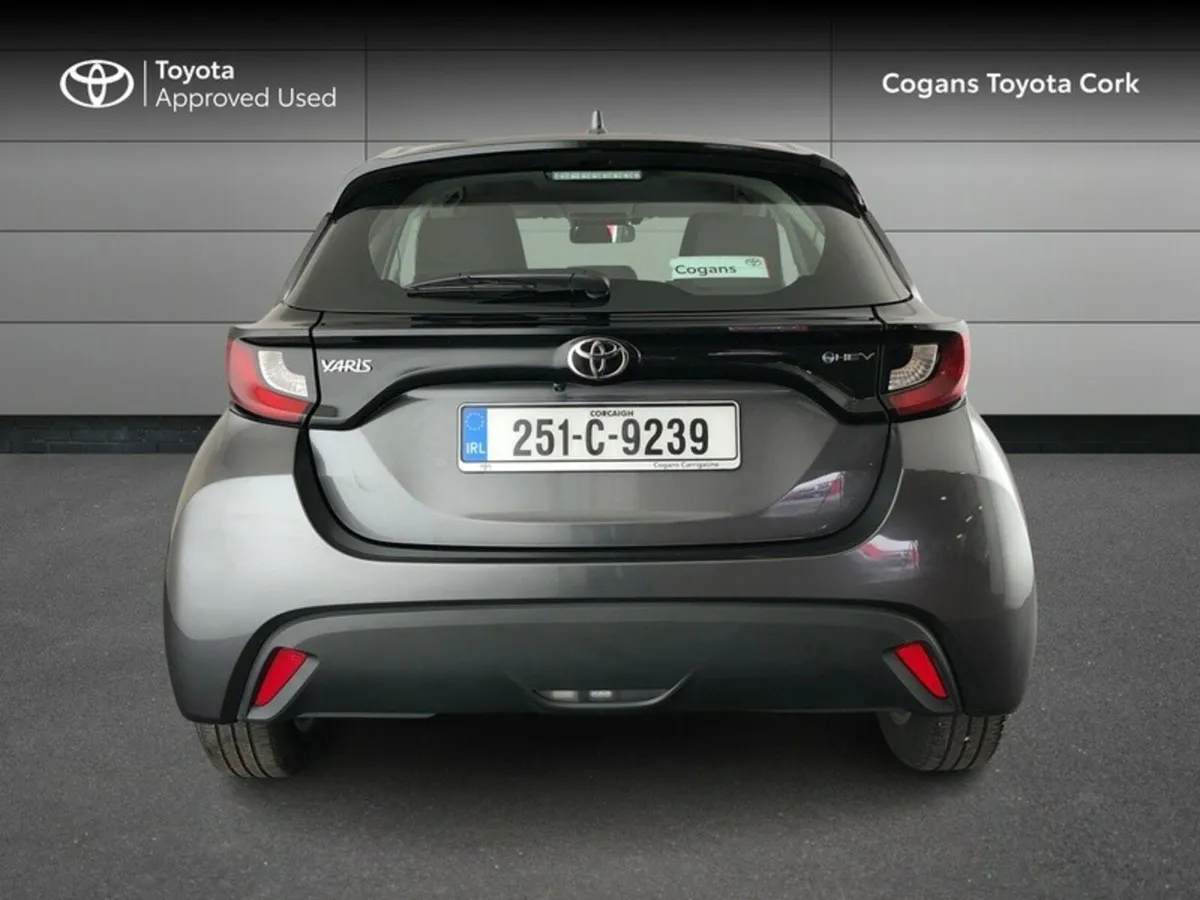 Toyota Yaris Hybrid Luna - Image 4