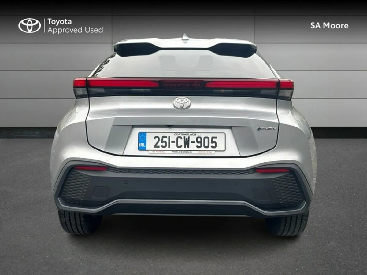 Toyota C-HR PLUG IN - PHEV SPORT - Image 4