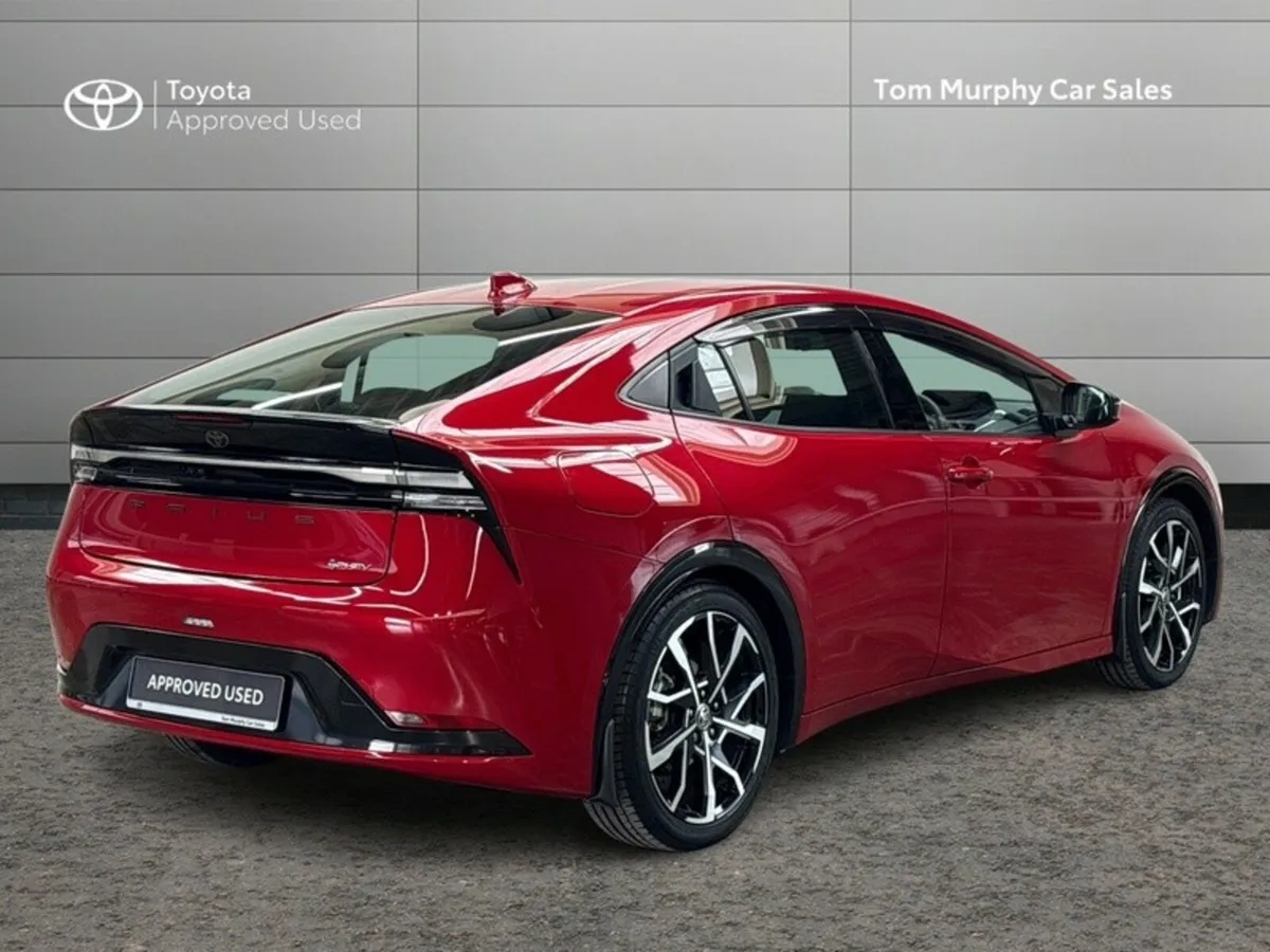Toyota Prius PRIUS PLUG-IN HYBRID - Image 2