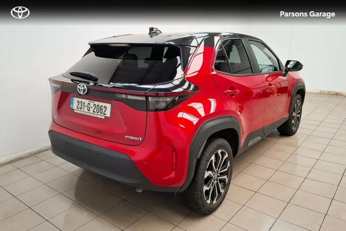 Toyota Yaris Cross YARIS CROSS LUNA SPORT - Image 3