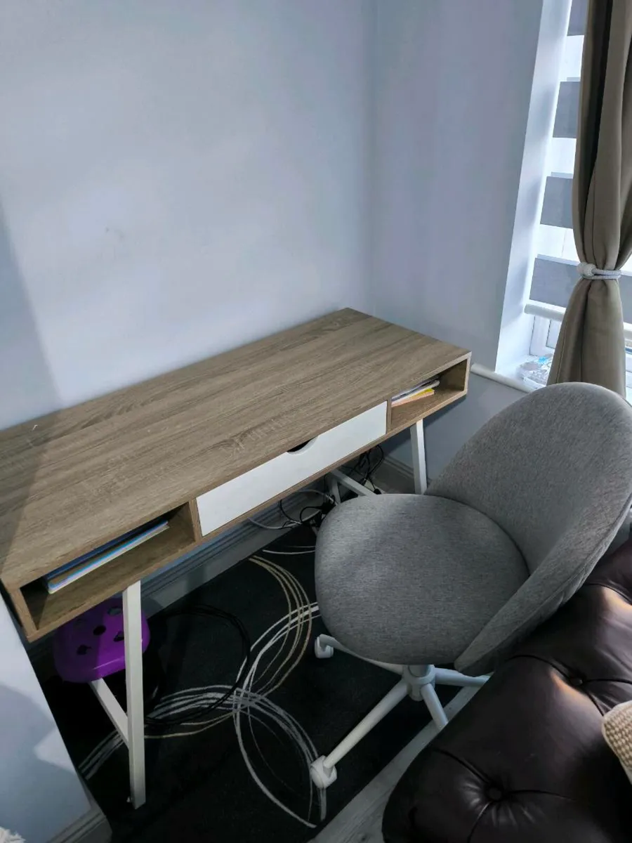 Study table and chair - Image 2