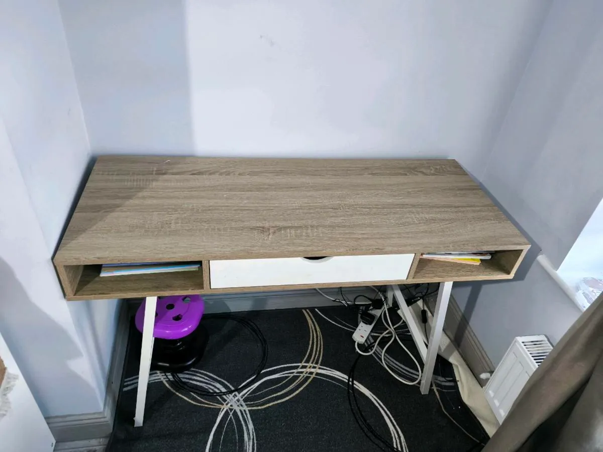 Study table and chair - Image 3