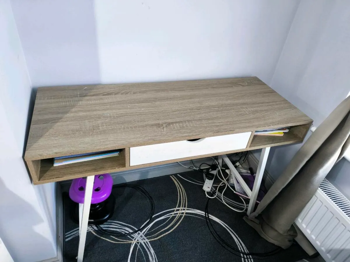 Study table and chair - Image 4