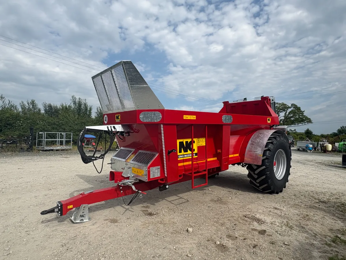 New NC Rear Discharge Muck Spreader 13 Cubic Meter - Image 1