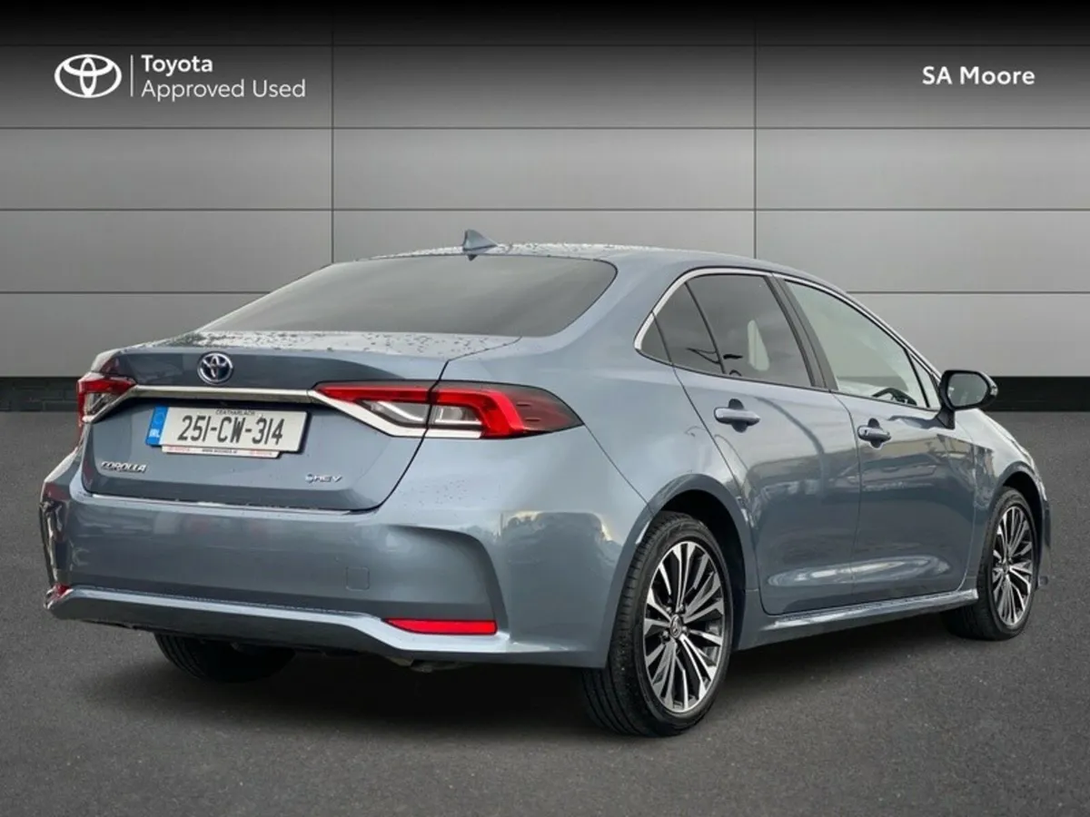 Toyota Corolla LUNA SPORT SALOON - Image 2