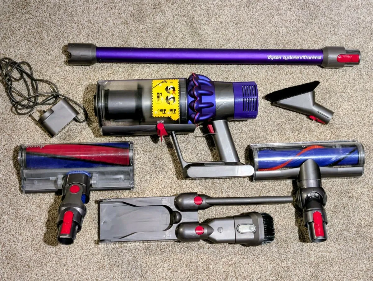 dyson v10 vacuum cleaner - Image 1