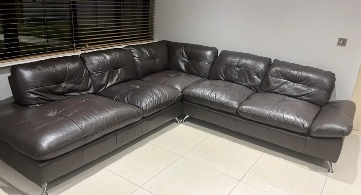 sofa - Image 1