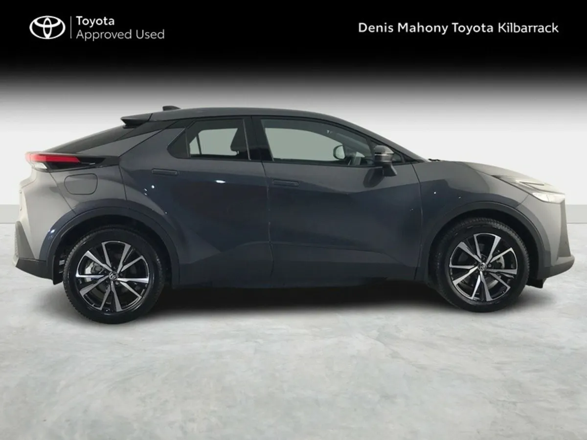 Toyota C-HR PHEV SPORT - Image 3