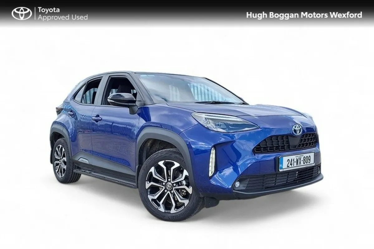 Toyota Yaris Cross SPORT BI-TONE SIDE STEPS - Image 1