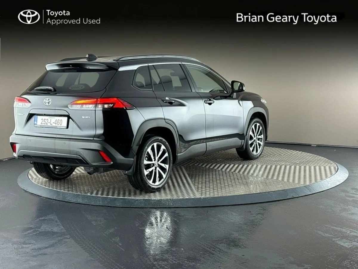 Toyota Corolla Cross HYBRID SPORT - Image 2