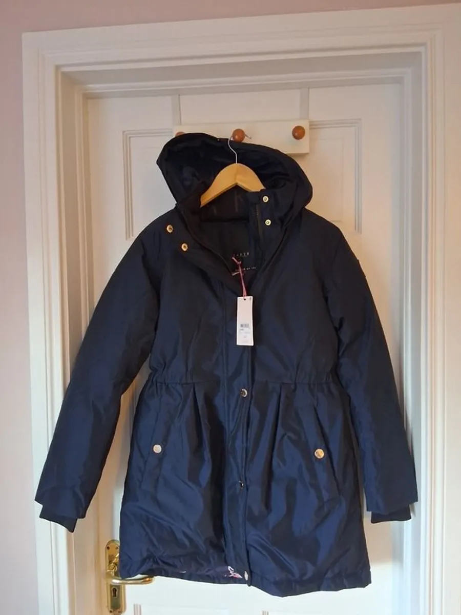 Girls coat - Image 1
