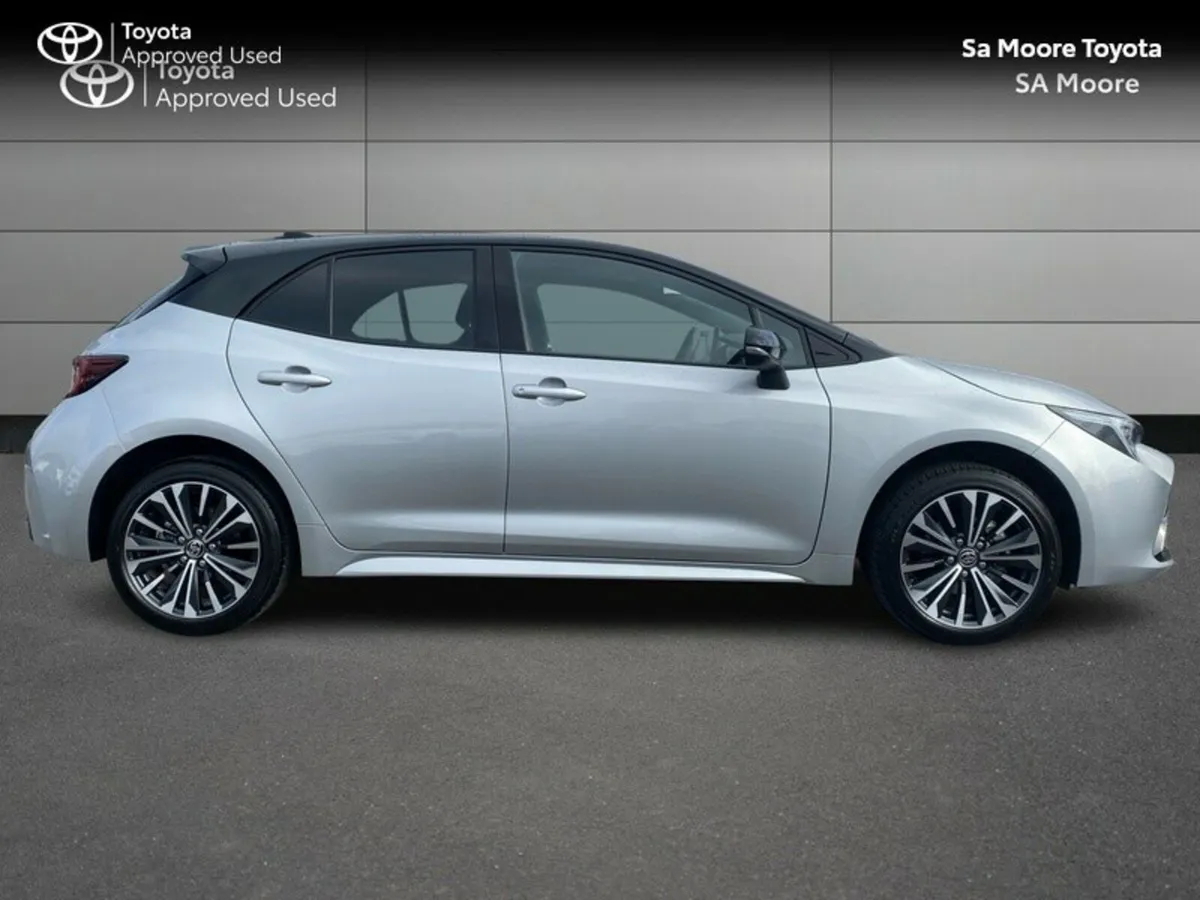 Toyota Corolla HYBRID LUNA SPORT HATCHBACK - Image 3