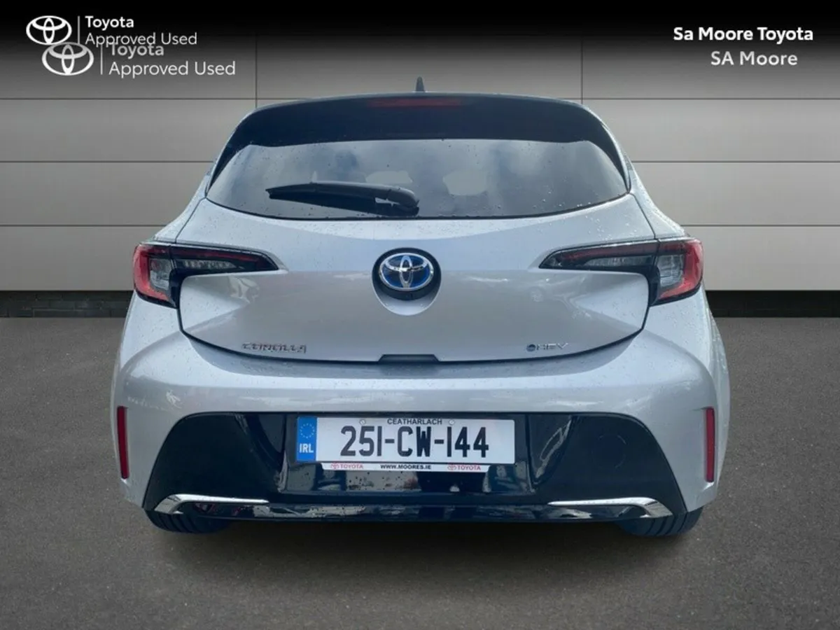 Toyota Corolla HYBRID LUNA SPORT HATCHBACK - Image 4