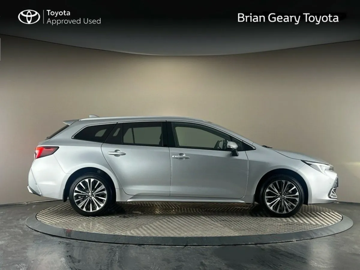 Toyota Corolla HYBRID SOL T/S - Image 3