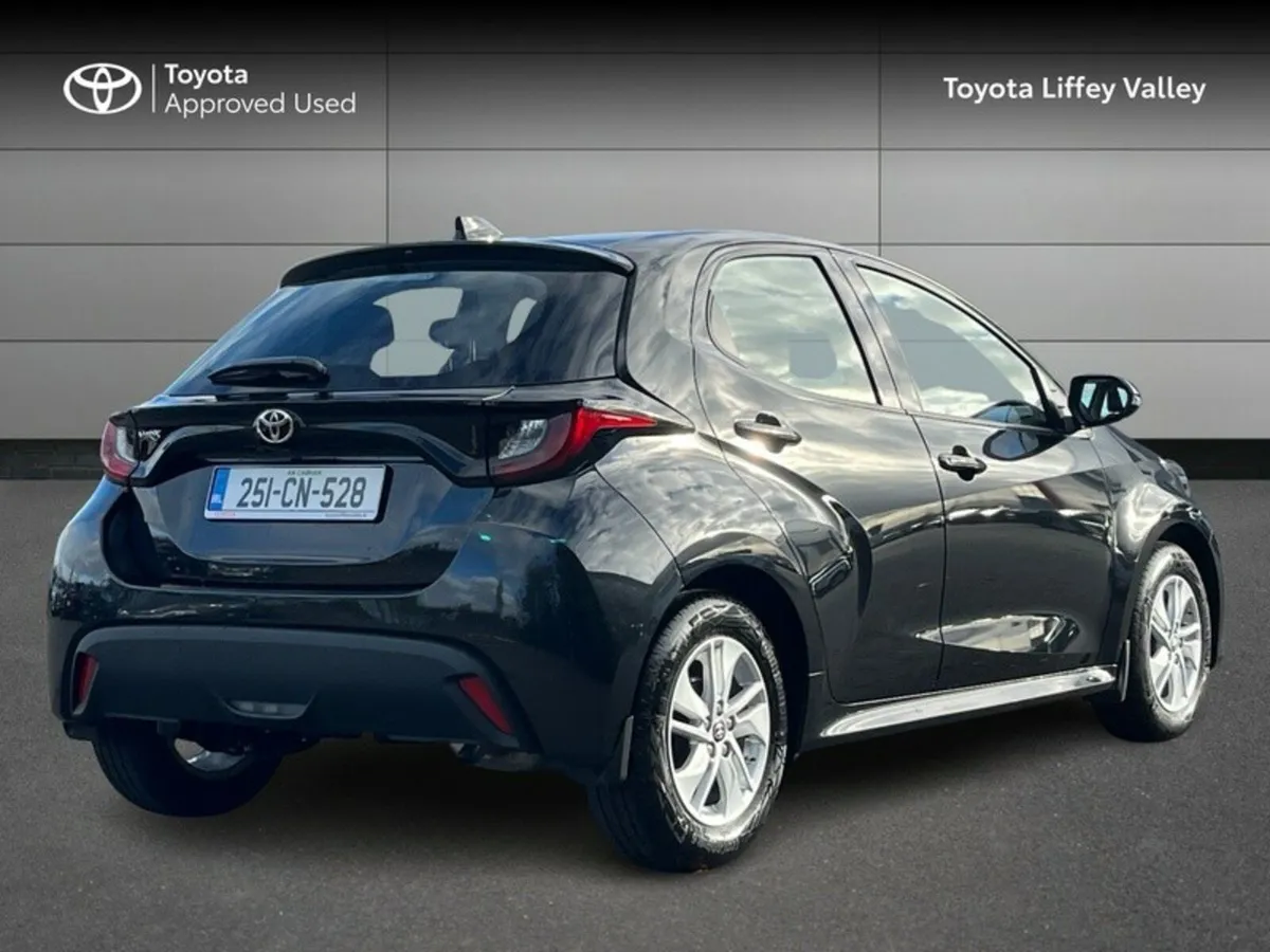 Toyota Yaris YARIS 1.5 LUNA - Image 2