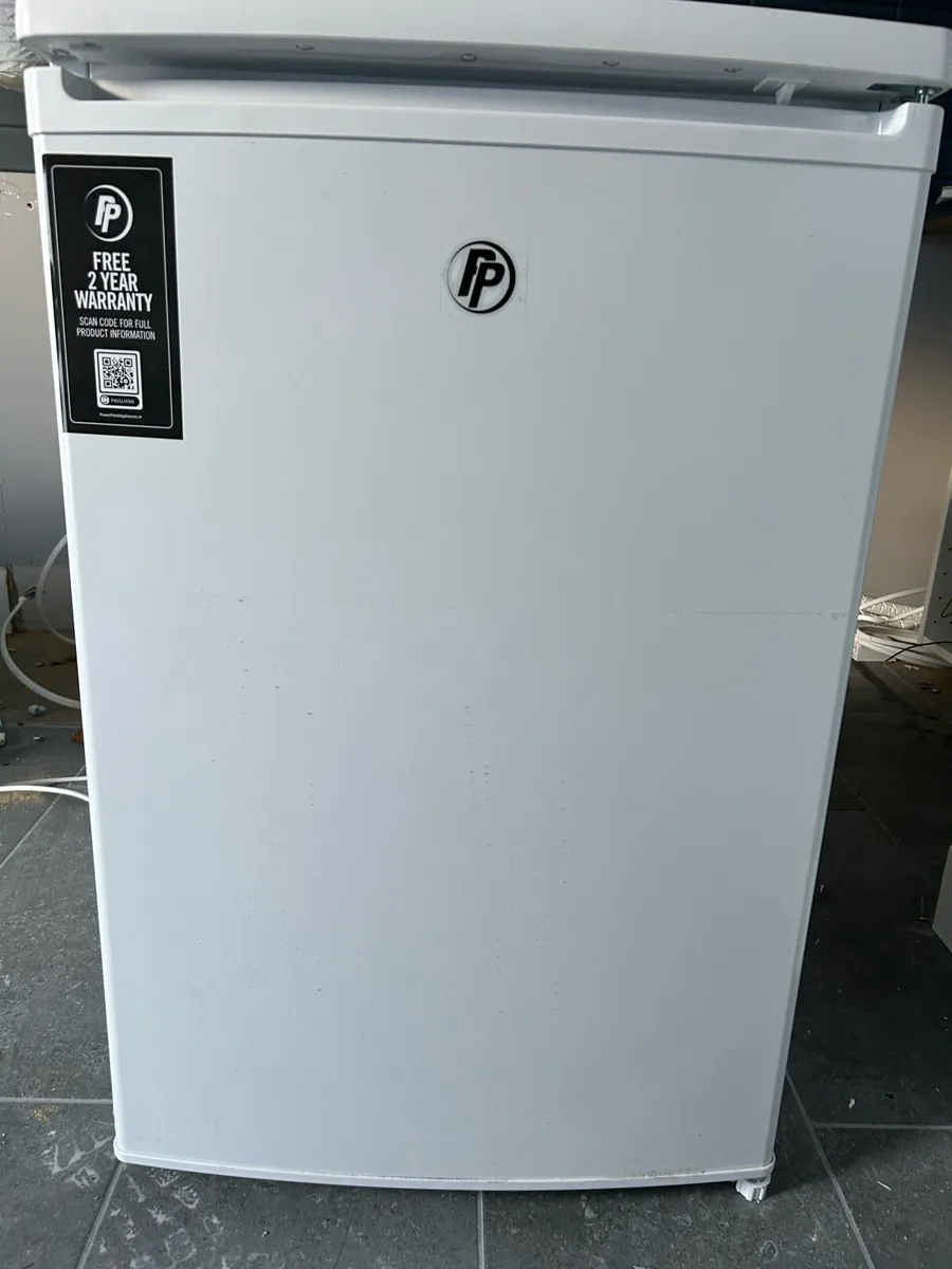 55cm under counter PowerPoint fridge - Image 1
