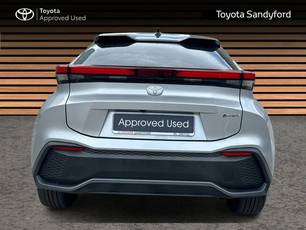 Toyota C-HR 2.0 SPORT + PHEV HYBRID // PANORAMIC R - Image 4