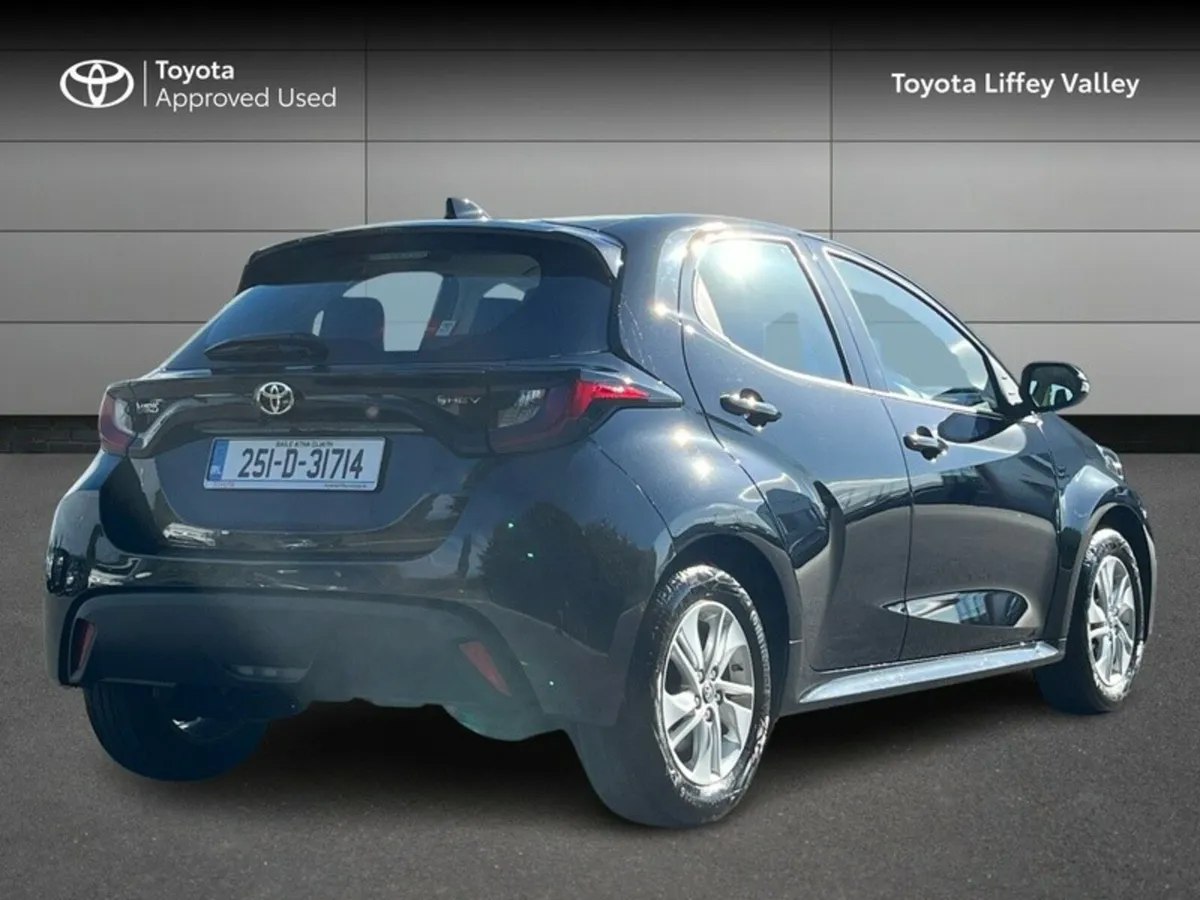 Toyota Yaris Yaris Hybrid 115 Luna - Image 2