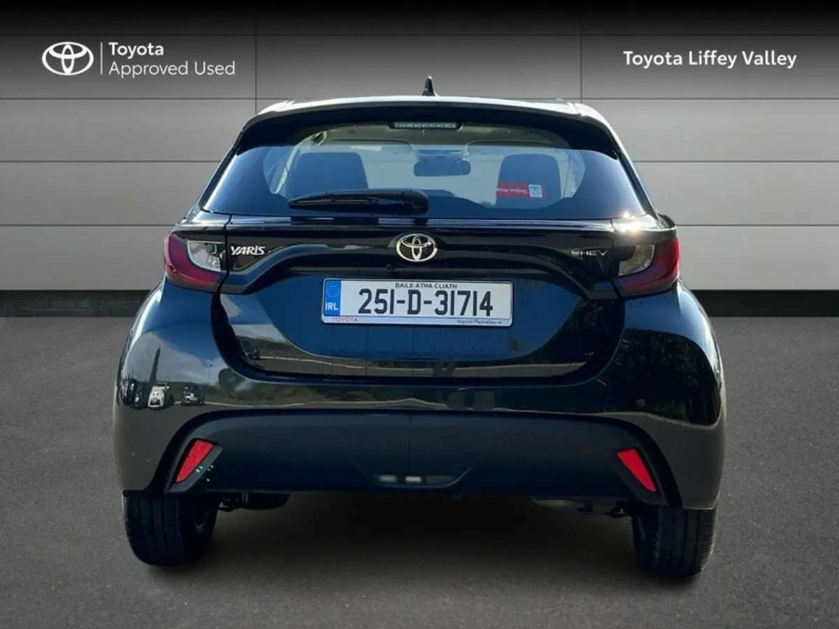 Toyota Yaris Yaris Hybrid 115 Luna - Image 4