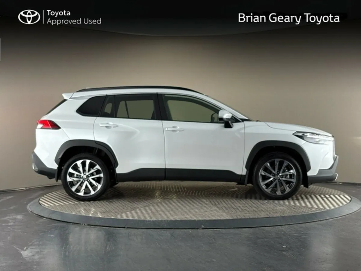 Toyota Corolla Cross HYBRID SPORT - Image 3