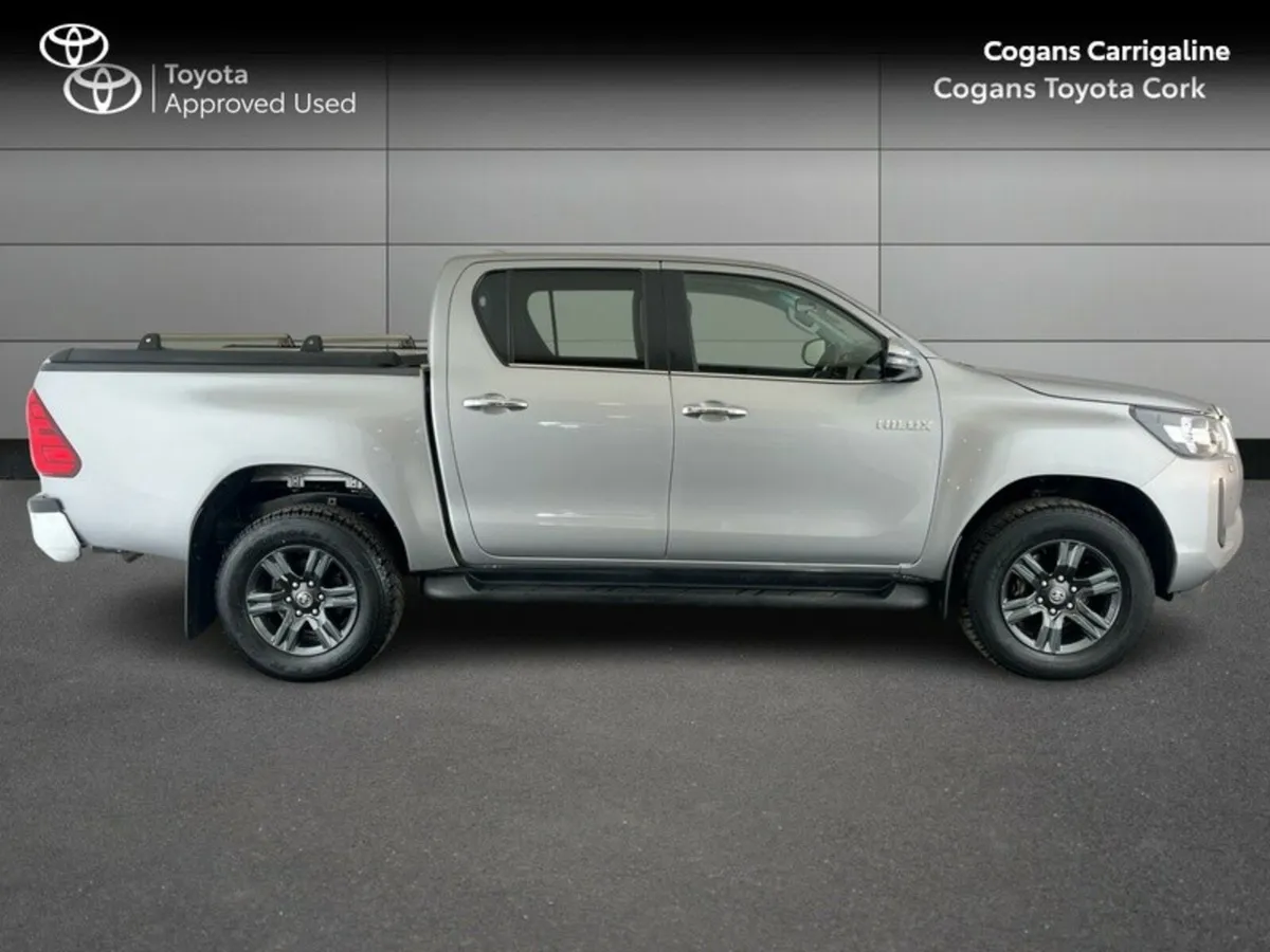 Toyota Hilux 2.8 SR5 D/CAB AUTO 4DR - Image 3